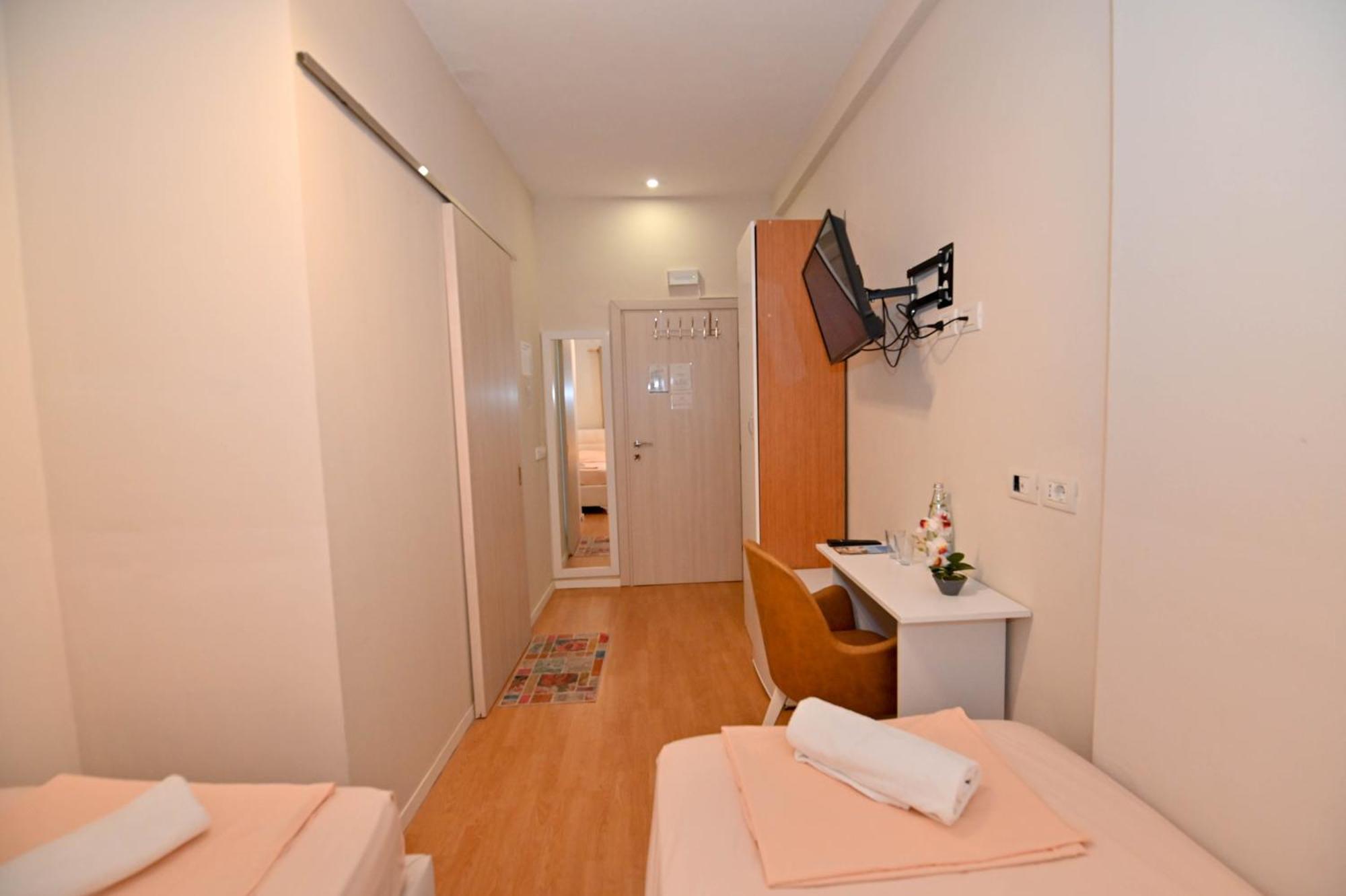 Hotel Globo Драч Екстериор снимка