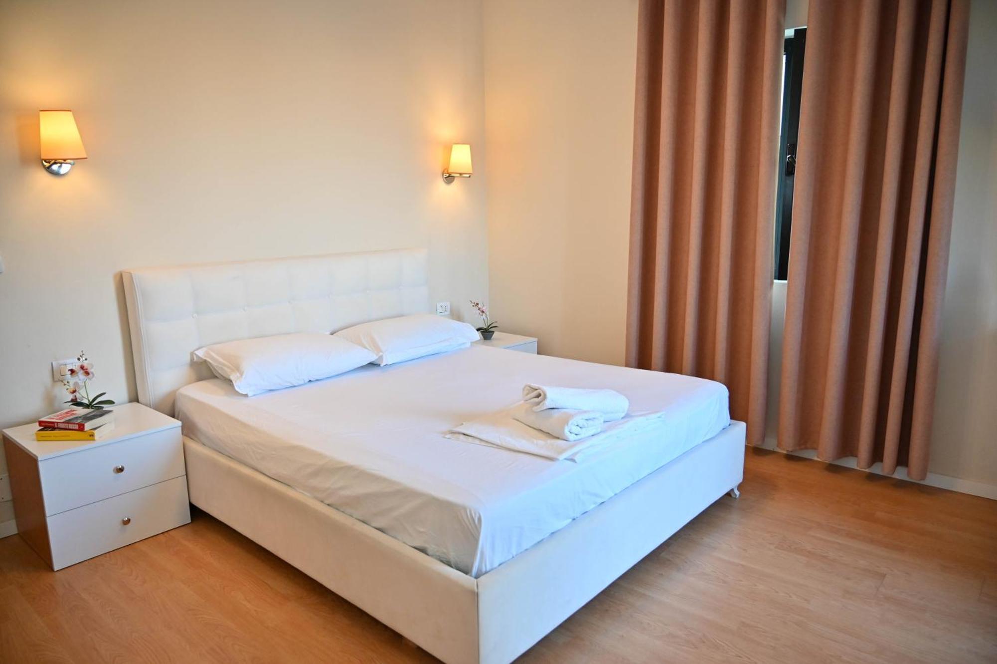 Hotel Globo Драч Екстериор снимка