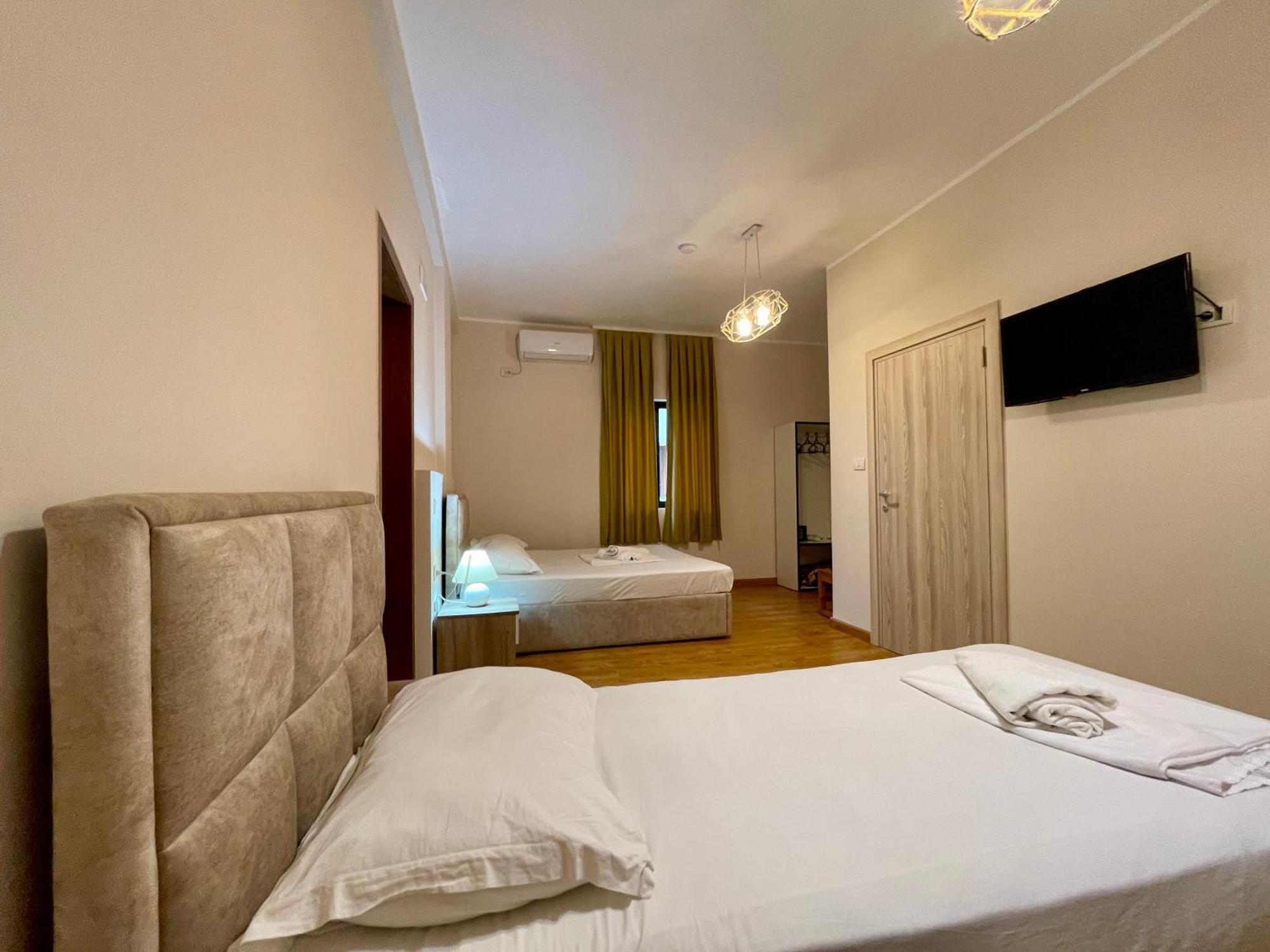 Hotel Globo Драч Екстериор снимка