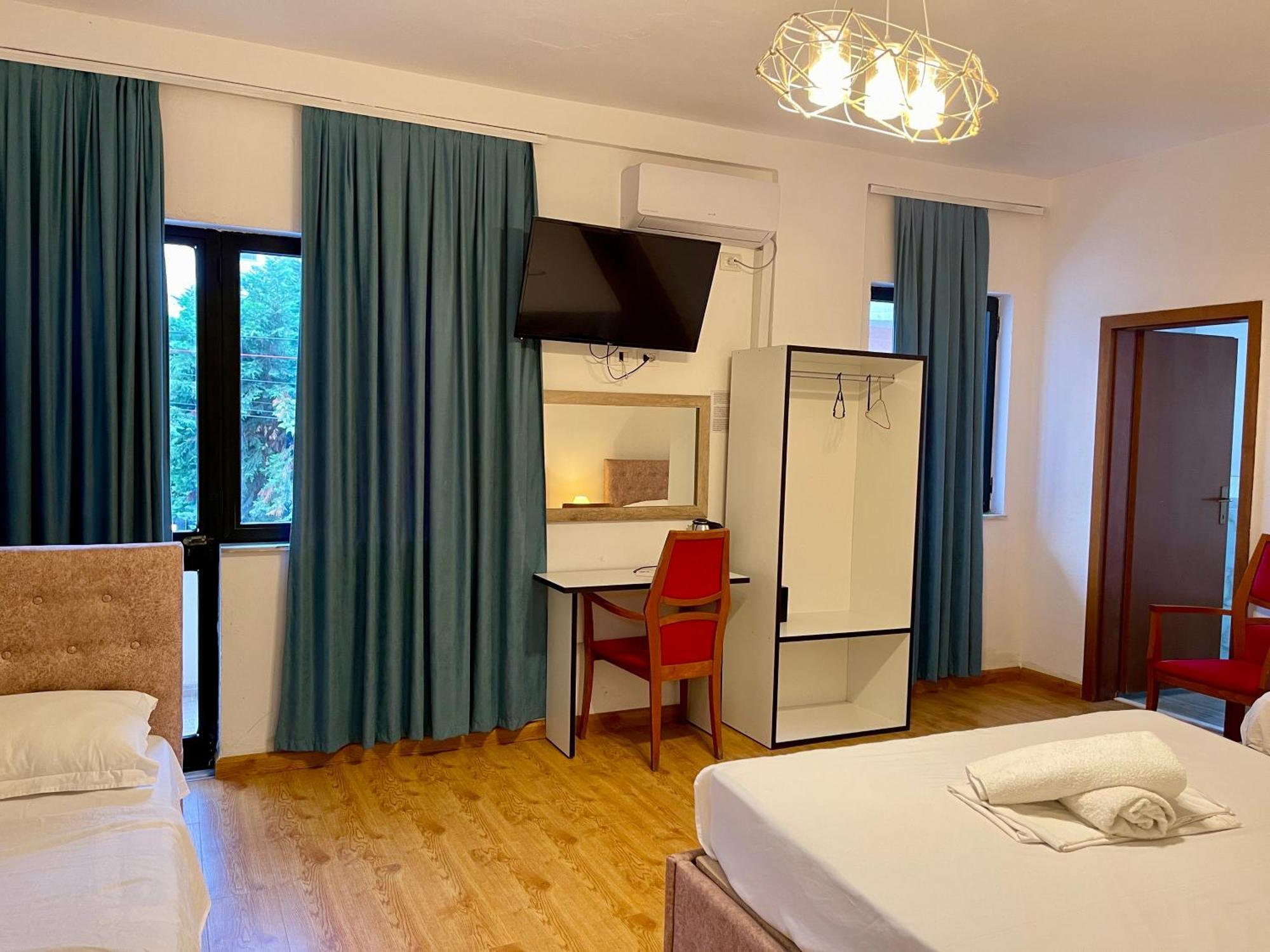 Hotel Globo Драч Екстериор снимка