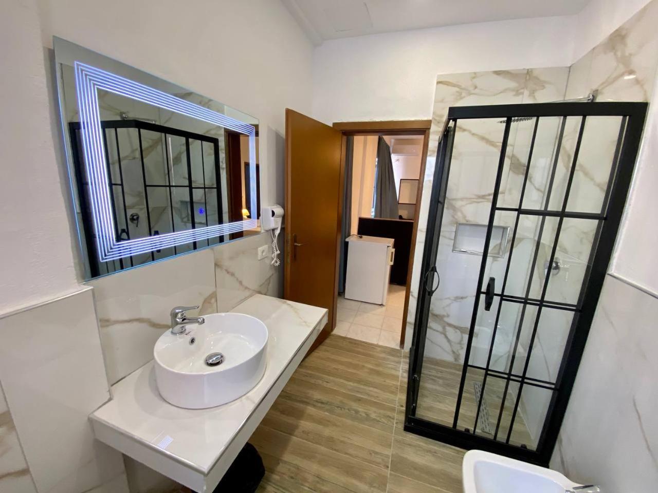 Hotel Globo Драч Екстериор снимка